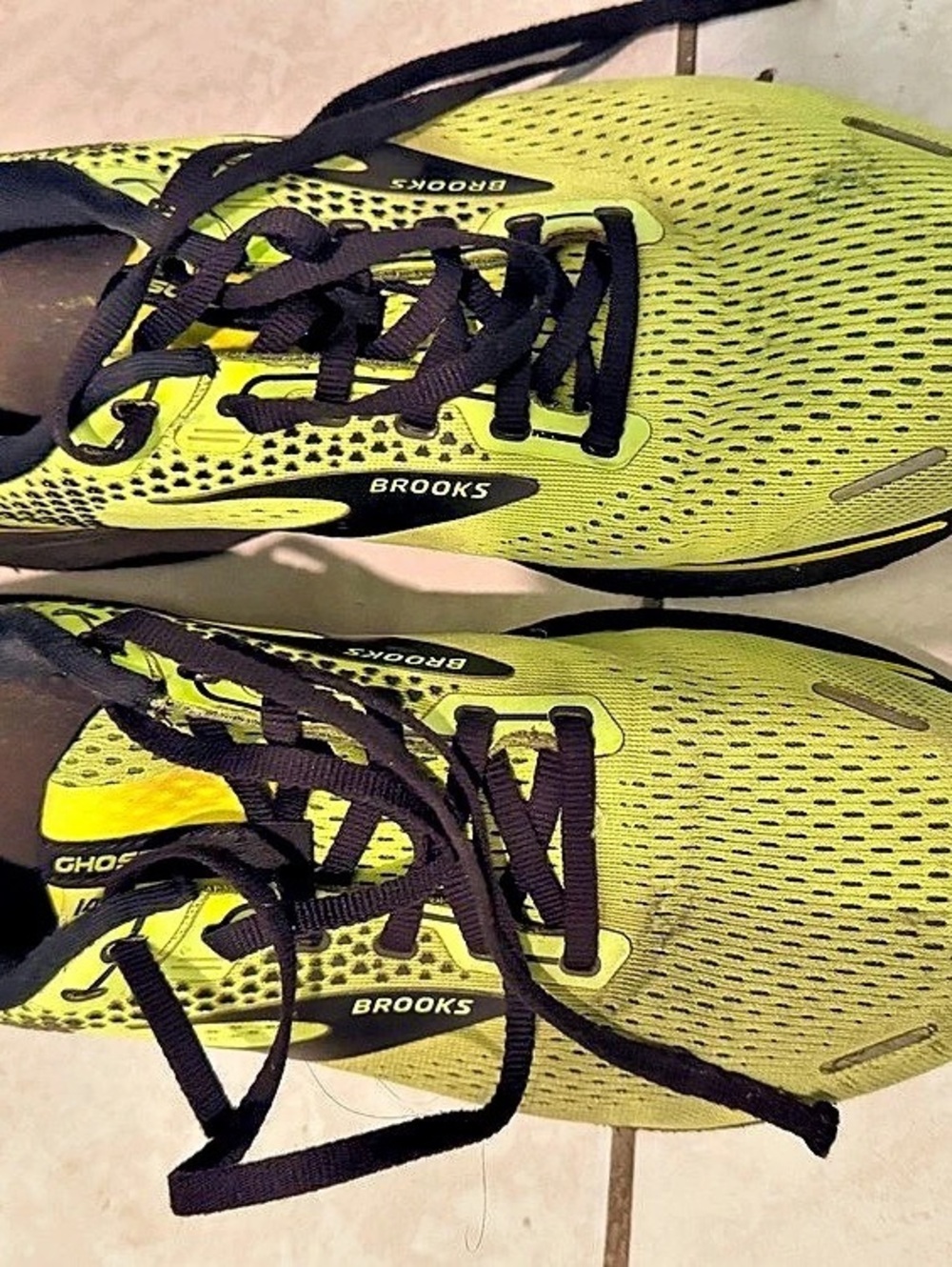 Brooks Ghost 14 Men's Athletic Shoes US 11 Yellow & Black